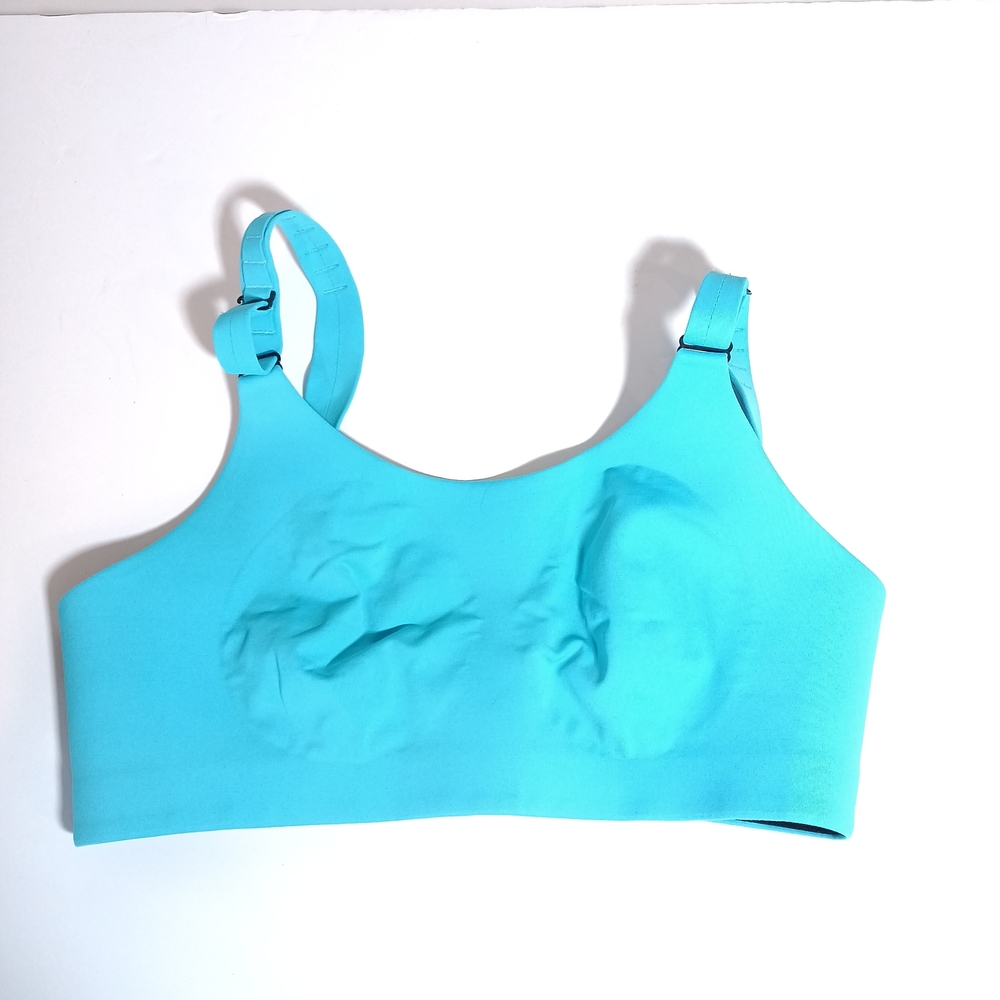 Lululemon Booby Bracer 34D in Spry Blue